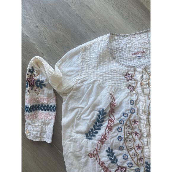 Johnny Was Floral Embroidered Beige Cotton Blouse Tunic 3J Workshop Medium Flaw - Picture 8 of 9